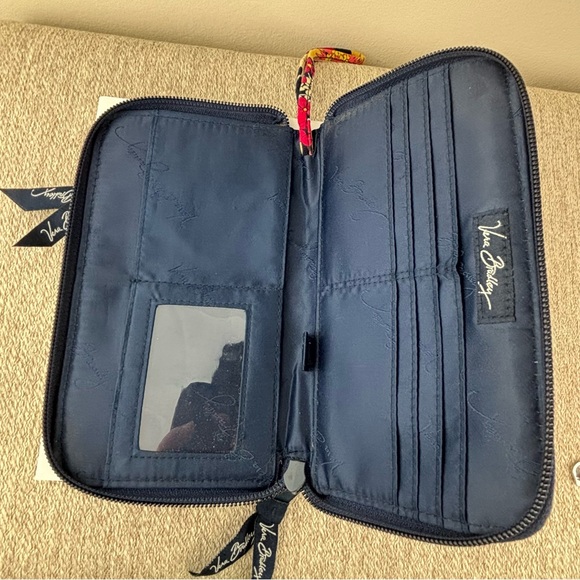 Vera Bradley blue poppy floral multi-coloured quilted wallet w/ wristlet - Picture 5 of 6